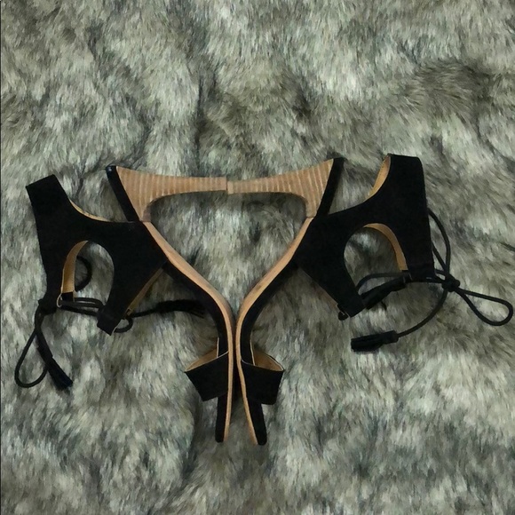 Strappy heel - Picture 2 of 4